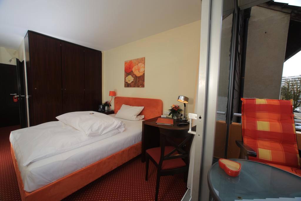 Hotel Unterfeldhaus Erkrath Zewnętrze zdjęcie